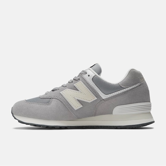 574 Women’s New Balance Shoes - Picture 2 of 4